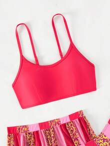 Set de bikini cu imprimeu peste tot cu pantaloni scurți de vară pentru vacanță pe plajă