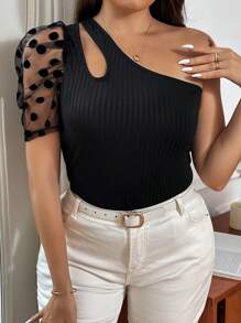 SHEIN Privé Camiseta de verano con hombro ancho, manga abullonada, acabado en malla y lunares, ajuste ceñido, talla grande