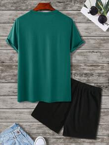 Manfinity LEGND 男士熊和字母圖案T恤和短褲 - 墨綠色 - 查看 2