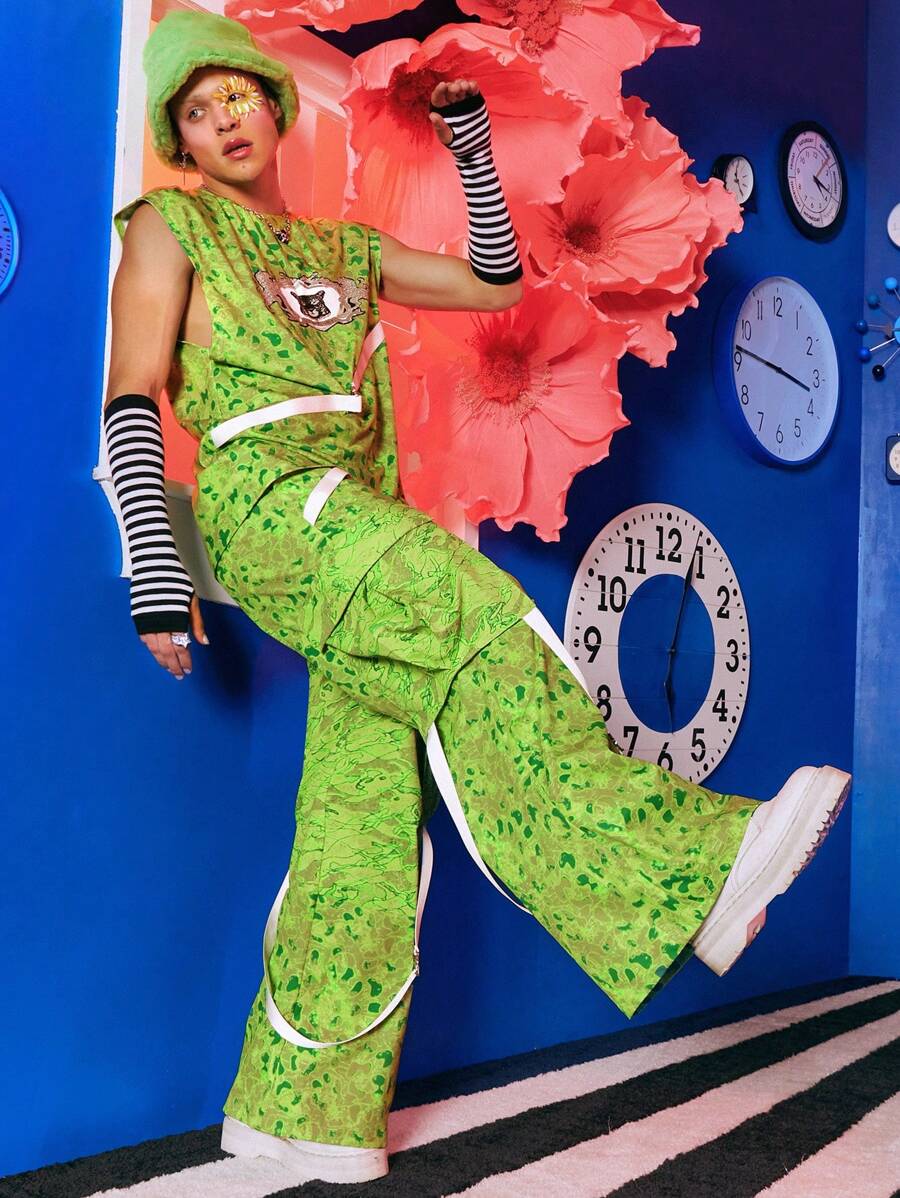 SHEIN X The Future X TIMPHOENIX 男士滿版印花翻蓋口袋帶扣細節工裝褲 - 彩色 - 查看 1