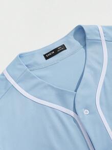 Manfinity VCAY 男士字母圖案拼接滾邊貼布細節襯衫 - 淺藍色 - 查看 4