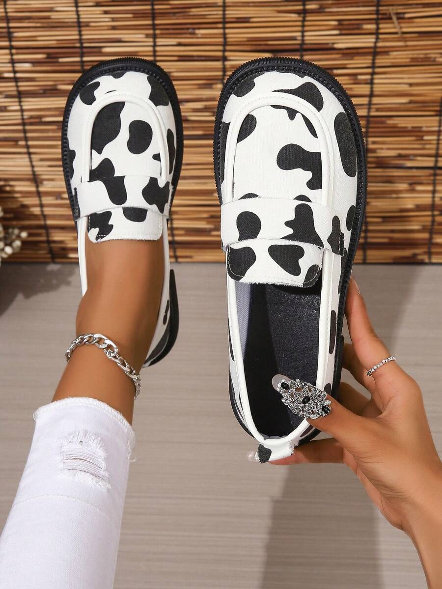 Women's Fashionable Flat Shoes With Cow Print - متعدد الألوان - مشاهدة 1