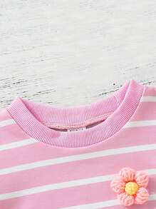 SHEIN 女嬰休閒舒適粉色條紋圖案運動衫，有趣印花和編織標籤，秋季 - 粉色 - 查看 4