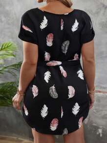 SHEIN LUNE 大碼羽毛印花蝙蝠袖繫腰帶連衣裙 - 黑色 - 查看 2