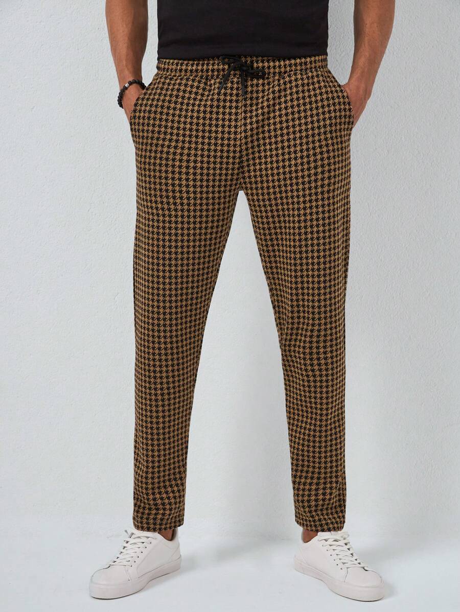 RueChic Men Houndstooth Print Drawstring Waist Pants - Brown - View 1