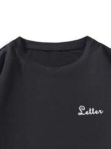 Manfinity 男士花和標語圖案落肩T恤 - 黑色 - 查看 4