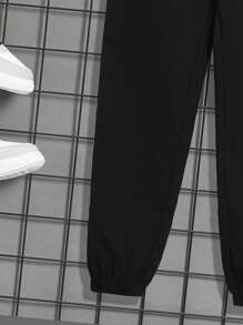 SHEIN Tween Boy Japanese Letter & Figure Graphic Hoodie & Drawstring Waist Sweatpants - Multicolor - View 4