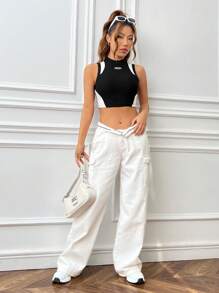 SHEIN EZwear Top tank crop con diseño de parche de letra de color combinado