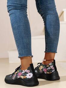 Women's Outdoor Fashionable Sports Printed Running Shoes - Black - View 5