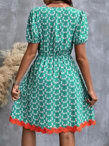 SHEIN Clasi 滿版印花鏤空蕾絲花邊泡泡袖連衣裙不附腰帶 - 綠色 - 查看 3