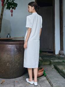 DAZY Chất rắn Nút phía trước Áo thun & Tách đùi Váy - trắng - Xem 2