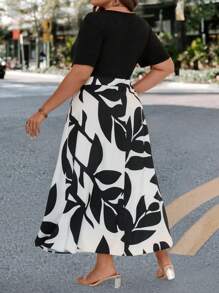 SHEIN Clasi 夏季加大花卉印花 A 字形连衣裙 - 黑與白 - 查看 2