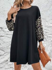 SHEIN LUNE Vestido estilo camiseta de hombros caídos con estampado de leopardo - Negro - Ver 1