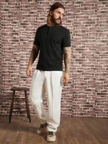 Manfinity VCAY 男士素色前紐扣T恤和褲子 - 黑與白 - 查看 3