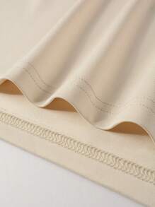 Manfinity 男式寬鬆字母圖案撞色領口短袖polo衫 - 杏色 - 查看 4