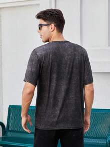 Manfinity Men 1pc Letter Embossed Tee - Dark Grey - View 2