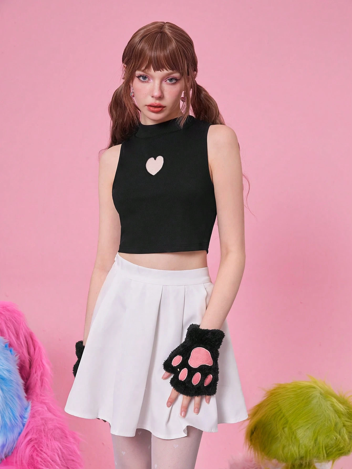 Our Kawaii Heart Cut Out Tank Top is such a vibe - ROMWE