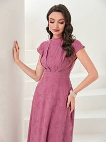 Modelyn 小高領洋裝不附腰帶