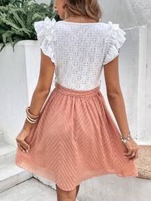 SHEIN Frenchy 網眼刺繡荷葉邊繫腰帶洋裝 - 彩色 - 查看 2
