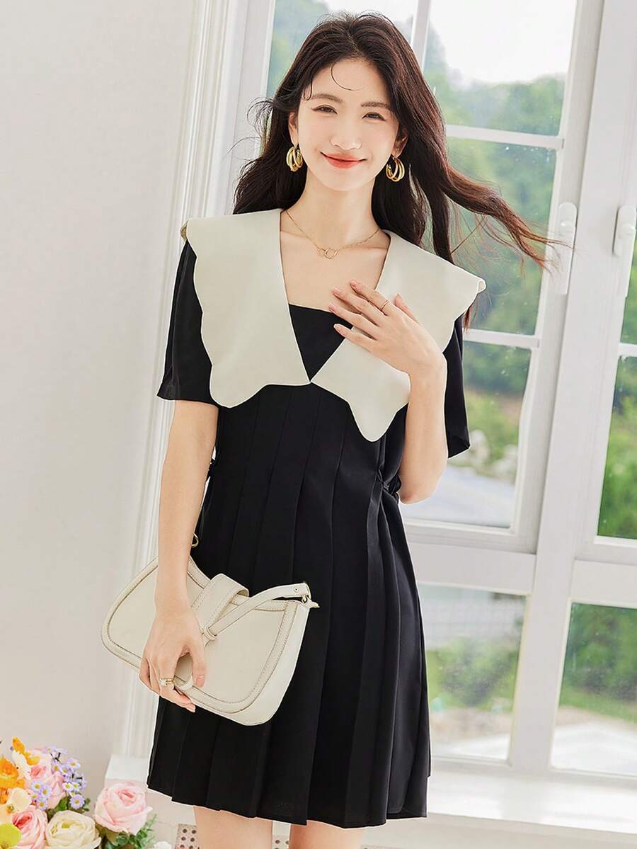 Vestido de cuello en contraste bajo fruncido - Negro - Ver 1