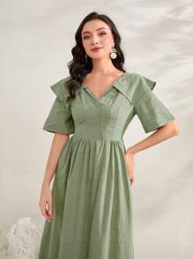 Modelyn Solid Statement Collar Dress