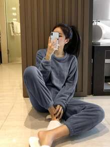 DAZY Pijama de franela con hombros caídos de un solo color para otoño e invierno - Gris Oscuro - Ver 5