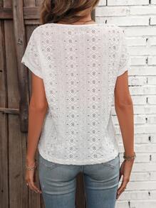 SHEIN LUNE 網眼刺繡蝙蝠袖缺口領T恤 - 白色 - 查看 2