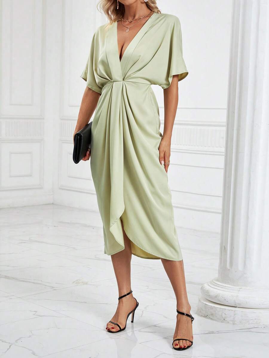 SHEIN Clasi Vestido de cuello profundo de manga murciélago bajo cruzado de satén - Verde - Ver 1