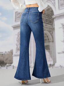 SHEIN Frenchy 牛仔喇叭褲不附腰帶 - 中等水洗藍 - 查看 2