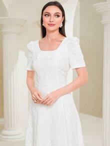 Modelyn 提花泡泡袖連衣裙不附帶珍珠鏈條 - 米色 - 查看 4