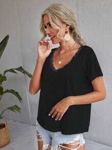 SHEIN Frenchy 蕾絲邊V領T恤 - 黑色 - 查看 5