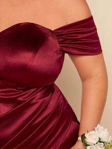 SHEIN Belle Burgundy Red Plus 1pc Off Shoulder Ruched Split Thigh Satin Bridesmaid Dress - Burgundy - View 7