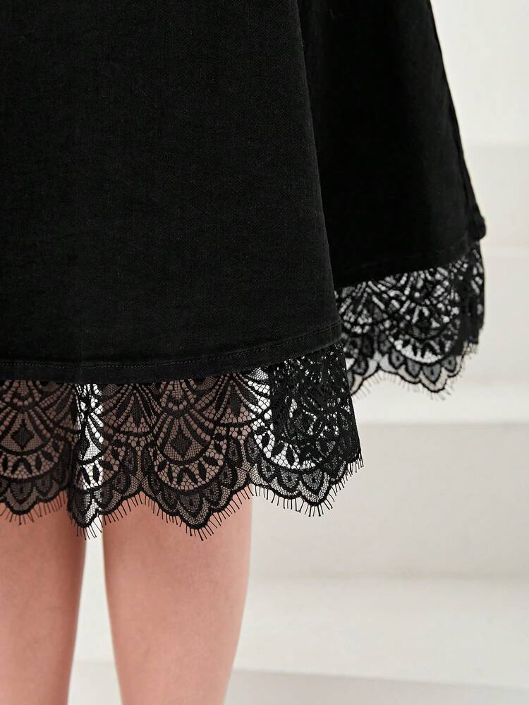 Contrast Lace Hem Denim Skirt