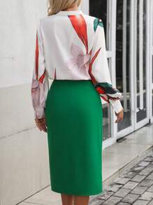 SHEIN Clasi 圖案印花缺口領襯衫&褶邊高衩半身裙 - 彩色 - 查看 2