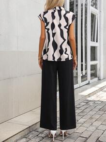 SHEIN LUNE Blusa con estampado de dibujo de manga murciélago & Pantalones de pierna ancha - Negro - Ver 2