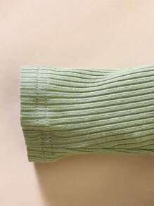 女嬰貼花荷葉邊連身背心