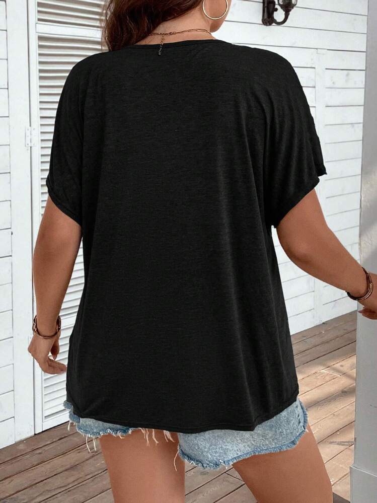 SHEIN LUNE Plus Renda De Contraste Manga Dolman Camiseta - Preto - Visão 2