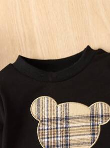 2件套男童1-6岁春秋季圆领长袖黑色修身针织贴花小熊卫衣上衣和格子拼接休闲裤套装