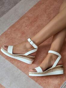 2023 年新款女士厚底凉鞋，加大码一脚蹬高跟拖鞋，带系带 - 米色 - 查看 3