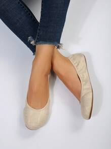 女性時尚和舒服的芭蕾舞鞋