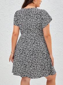 SHEIN VCAY 大碼碎花花瓣袖洋裝 - 黑色 - 查看 2