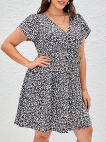 SHEIN VCAY 大碼碎花花瓣袖洋裝 - 黑色 - 查看 3