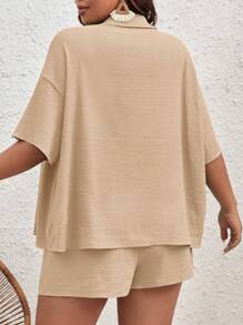 SHEIN VCAY Talla grande unicolor de hombros caídos Camisa & Shorts - Caqui - Ver 2