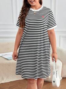 SHEIN Frenchy Hơn In sọc Thêu trái tim Váy áo thun - Đen và trắng - Xem 1