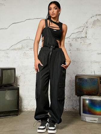 Mono overol unicolor con bolsillo con solapa sin top