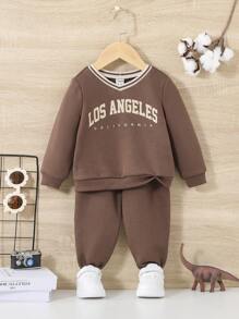 SHEIN Baby Boy Letter Graphic Striped Trim Sweatshirt & Sweatpants - Coffee Brown - View 3