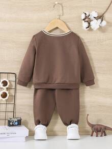 SHEIN Baby Boy Letter Graphic Striped Trim Sweatshirt & Sweatpants - Coffee Brown - View 4
