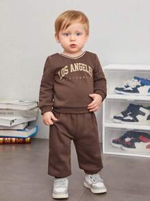 SHEIN Baby Boy Letter Graphic Striped Trim Sweatshirt & Sweatpants - Coffee Brown - View 13