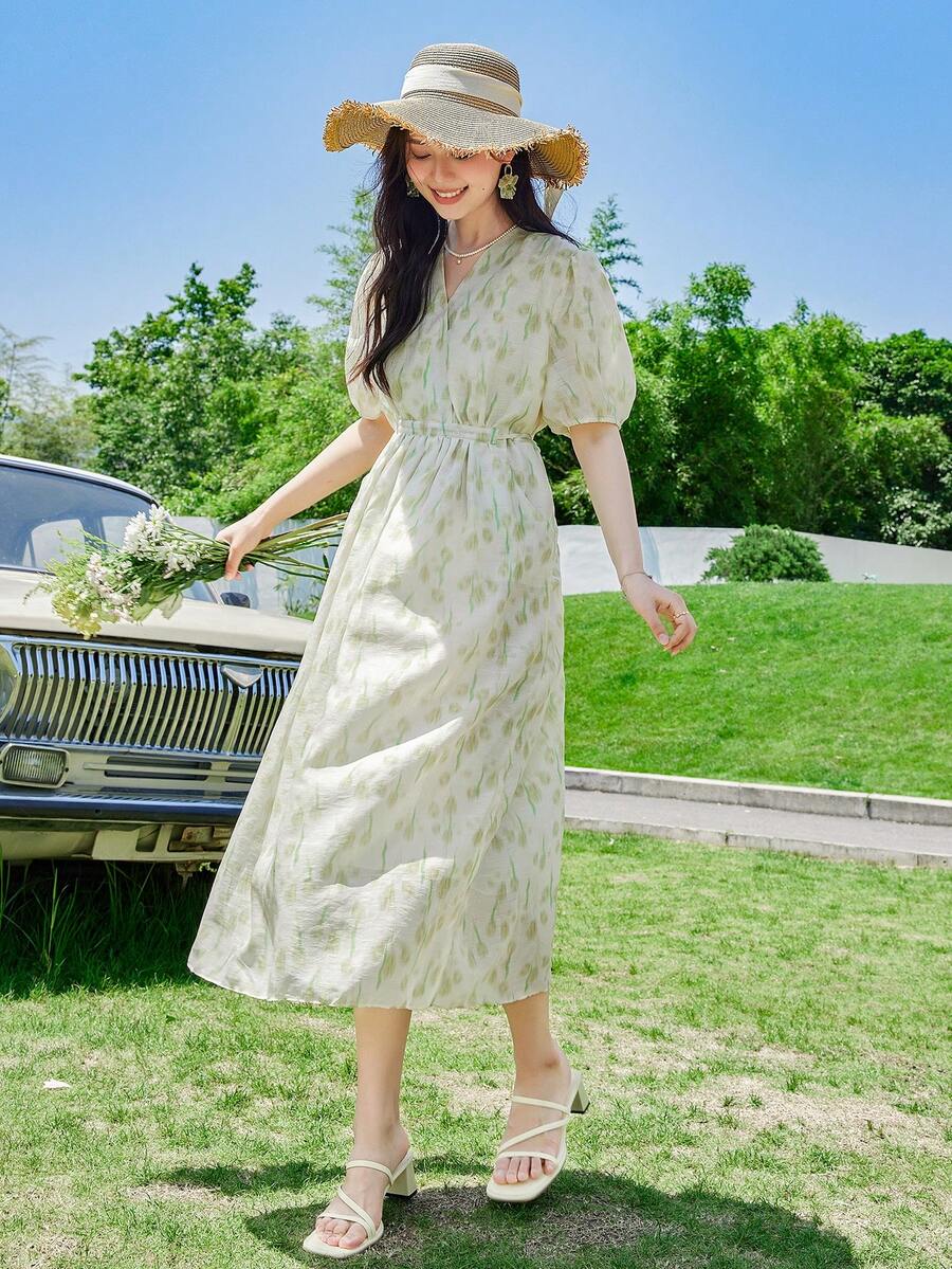 滿版印花泡泡袖後綁帶連衣裙