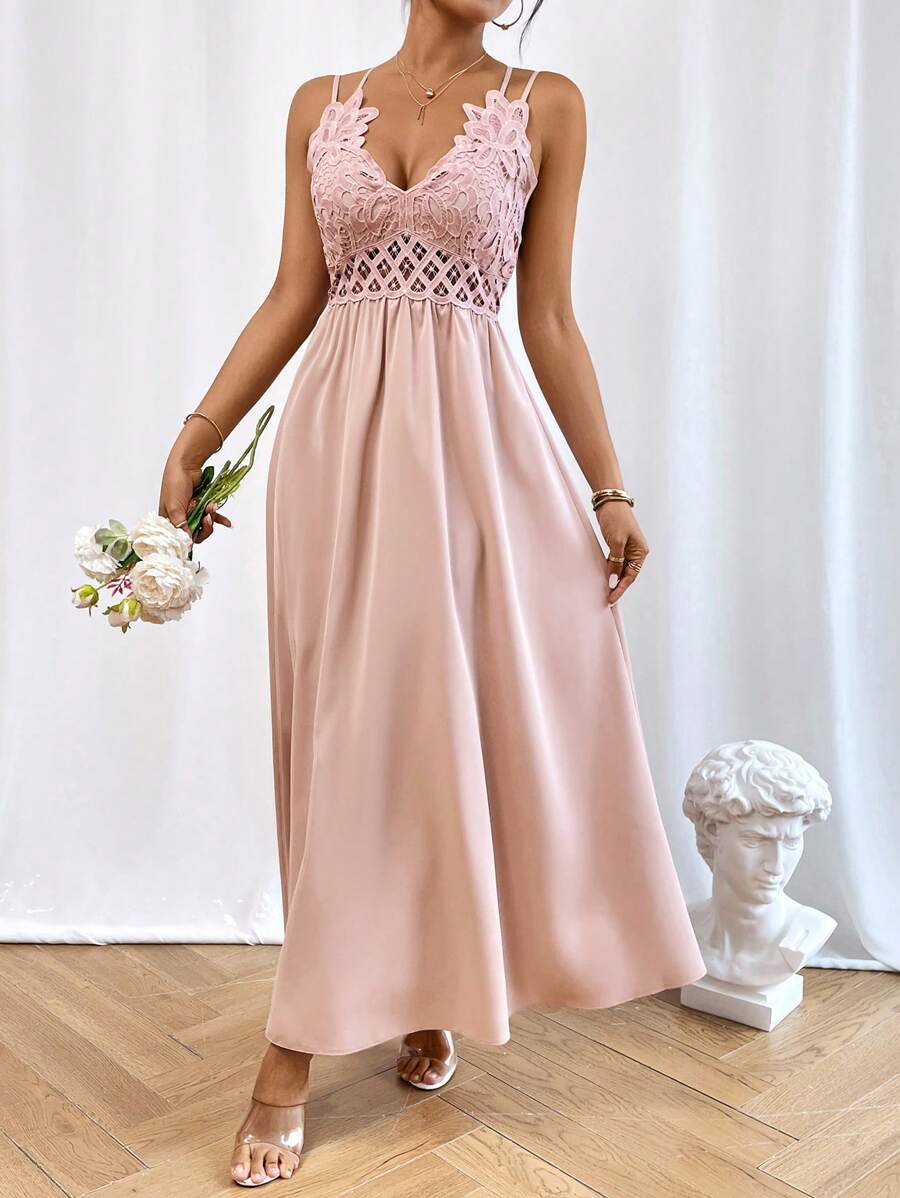 SHEIN Privé 水溶蕾絲拼接吊帶連衣裙 - 淺粉色 - 查看 1